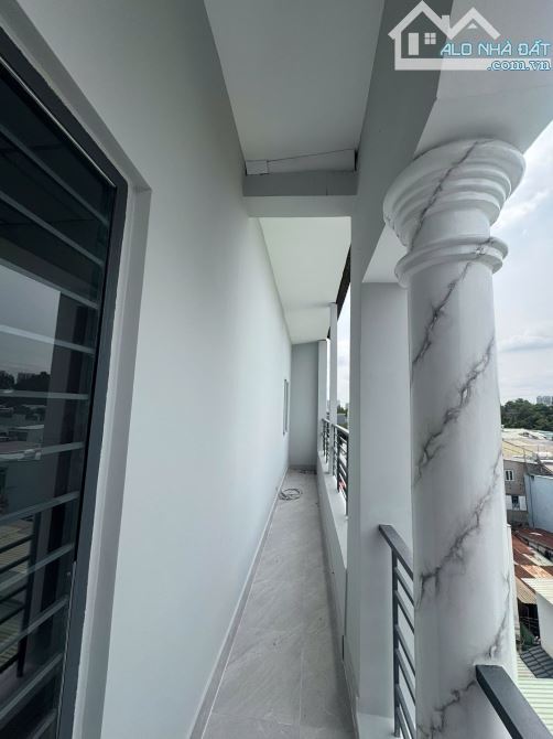 Bán CHDV 4 tầng, Huỳnh Tấn Phát. 105m2, ngang 5.5m, dòng tiền sẵn, hxh. Chỉ 8.x tỷ - 5