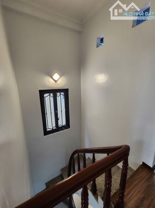 Cần bán gấp nhà phố Nam Dư, dân xây chắc chắn, mặt ngõ, lô góc, ngõ thông các ngả, ở thích