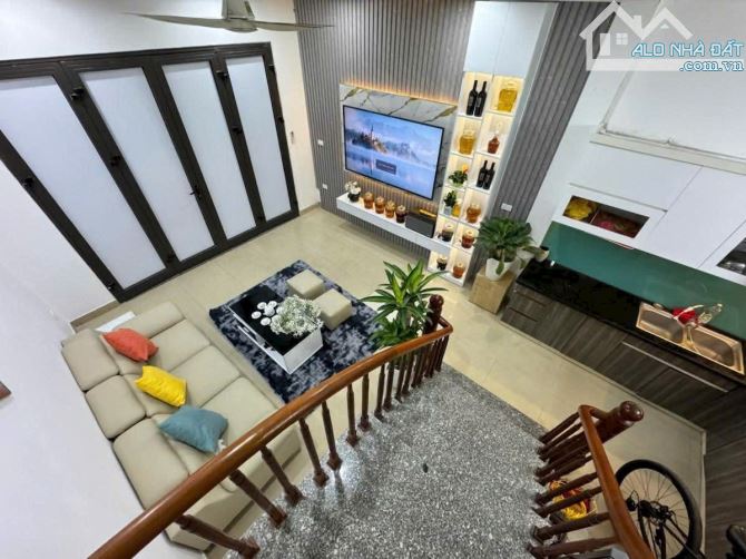 Nhà đẹp full nội thất ngõ 1 Bùi Xương Trạch gần oto, ngõ thoáng 32m2 sổ. Giá 8.6 tỷ