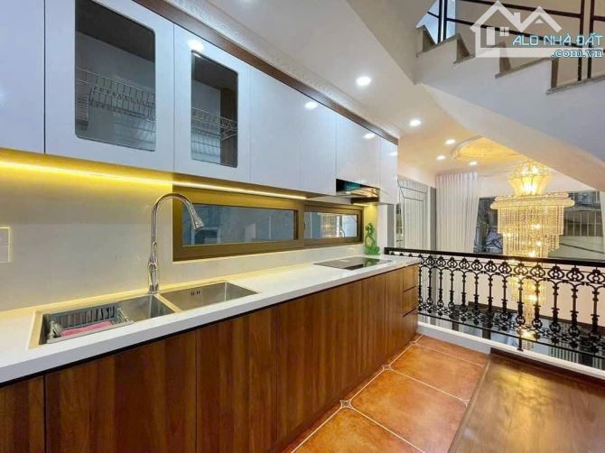 Nhà đẹp full nội thất ngõ 213 Giáp Nhất, ngõ thông lô góc, 38m2 sử dụng 45m2. Giá 11.3 tỷ