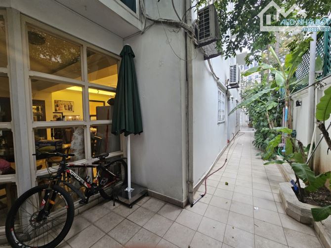 Bán biệt thự Pháp cổ phố Nguyễn Gia Thiều Hoàn Kiếm 255m² gần Hồ Gươm VIP giá 250 TỶ