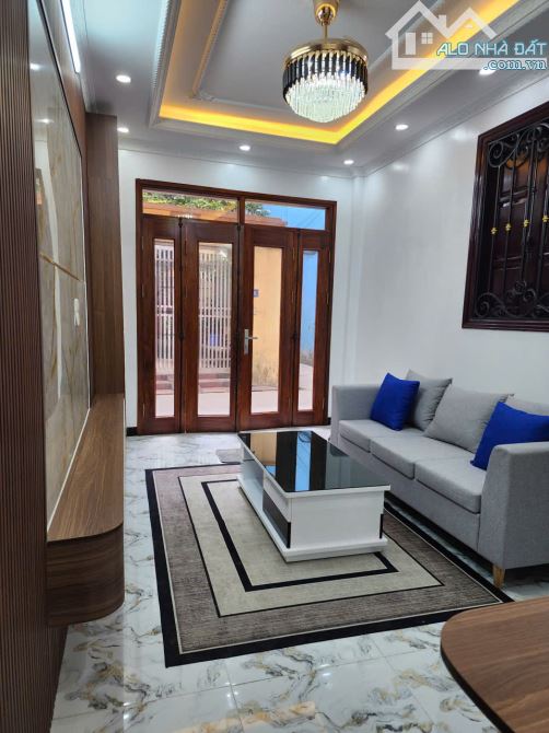 Cần bán gấp nhà phố Nam Dư, dân xây chắc chắn, mặt ngõ, lô góc, ngõ thông các ngả, ở thích