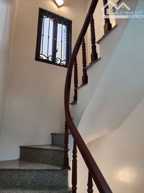 Cần bán gấp nhà phố Nam Dư, dân xây chắc chắn, mặt ngõ, lô góc, ngõ thông các ngả, ở thích