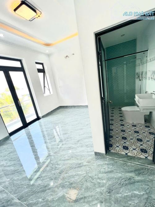 Bán 2 nhà liền kề đã hoàn công xã Mỹ yên , Bến Lức dt 100m2 1 lầu 2pn,2wc giá 2,5 tỷ 1 căn