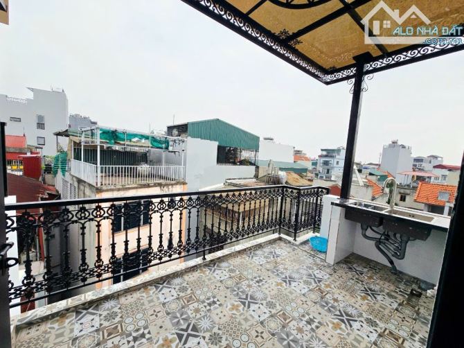 BÁN NHÀ TÂY HỒ 11 TỶ – 6 TẦNG THANG MÁY – NHÀ MỚI FULL NỘI THẤT – CÁCH HỒ TÂY 100M