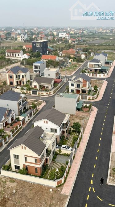 ĐẤT BIỂN NINH CƠ GIÁ TỐT – TRỤC CHÍNH – 100M RA BIỂN - 1