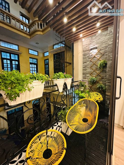 NHÀ ĐẸP NGỌC KHÁNH BA ĐÌNH-NGÕ RỘNG GẦN PHỐ MT RỘNG Ở NGAY- DT 35m2/5T/GIÁ 9 TỶ