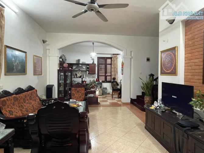 DUY NHẤT 1 CĂN CHỈ 330TR/M2 - KĐT ĐỊNH CÔNG - Ở ĐẲNG CẤP - KHU QUAN CHỨC - KD - ÔTÔ TRÁNH