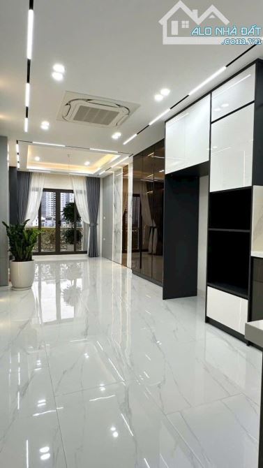 HÀNG HIẾM PHÂN LÔ PHỐ VIP THÁI HÀ - OTO TRÁNH - KINH DOANH - CỰC SẦM UẤT