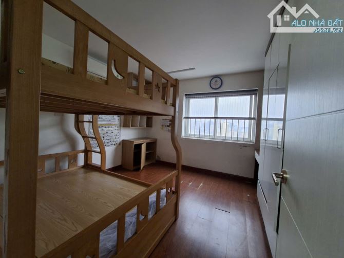 Chính chủ cần bán căn hộ KĐT Nam Trung Yên: DT 81,2m2, 2N, 2VS, full đồ, giá 6.5 tỷ có bớt