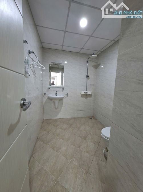 Chính chủ cần bán căn hộ KĐT Nam Trung Yên: DT 81,2m2, 2N, 2VS, full đồ, giá 6.5 tỷ có bớt