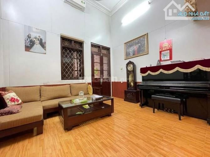 BÁN NHÀ MẶT PHỐ NGUYỄN TRÃI , THANH XUÂN 61M2- 4 TẦNG - 13 TỶ 500