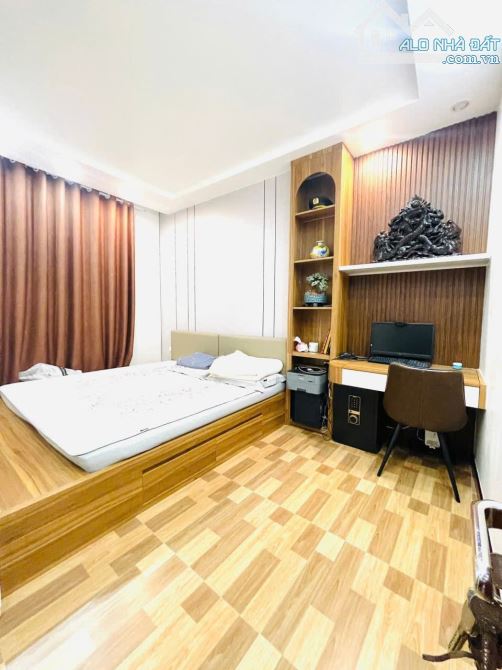 Bán nhà Lạc long quân, gara ô tô, chỉ 17.2 tỷ DT 45m, mặt tiền 5m, 5 tầng xây mới 2023