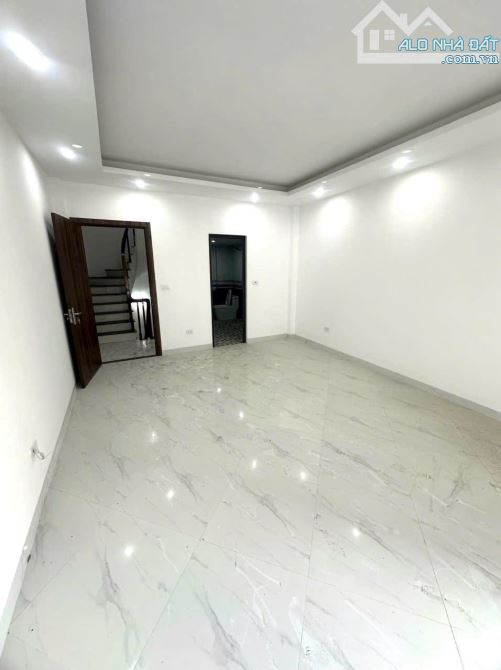 NHÀ CHÚC SƠN, Ô TÔ VÀO CỬA. 200M RA QUỐC LỘ 6. LÔ GÓC. DT 32M2, 4 TẦNG. GIÁ 3,85 TỶ - 2