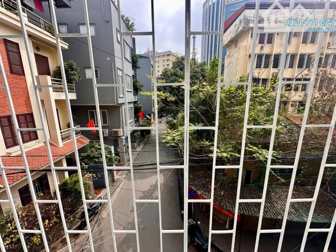 BÁN CĂN HỘ TẬP THỂ NGUYỄN CHÍ THANH, TẦNG 3, DT 90M, 3PN,2WC, CAO CẤP 5 SAO. GIÁ 6.x Tỷ