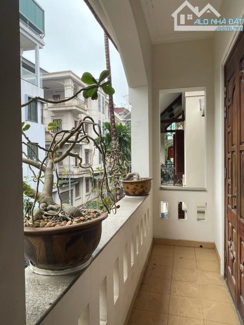 DUY NHẤT 1 CĂN CHỈ 330TR/M2 - KĐT ĐỊNH CÔNG - Ở ĐẲNG CẤP - KHU QUAN CHỨC - KD - ÔTÔ TRÁNH