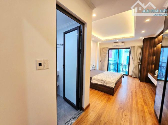 BÁN NHÀ TÂY HỒ 11 TỶ – 6 TẦNG THANG MÁY – NHÀ MỚI FULL NỘI THẤT – CÁCH HỒ TÂY 100M