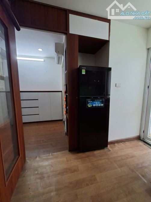 Chính chủ cần bán căn hộ KĐT Nam Trung Yên: DT 81,2m2, 2N, 2VS, full đồ, giá 6.5 tỷ có bớt