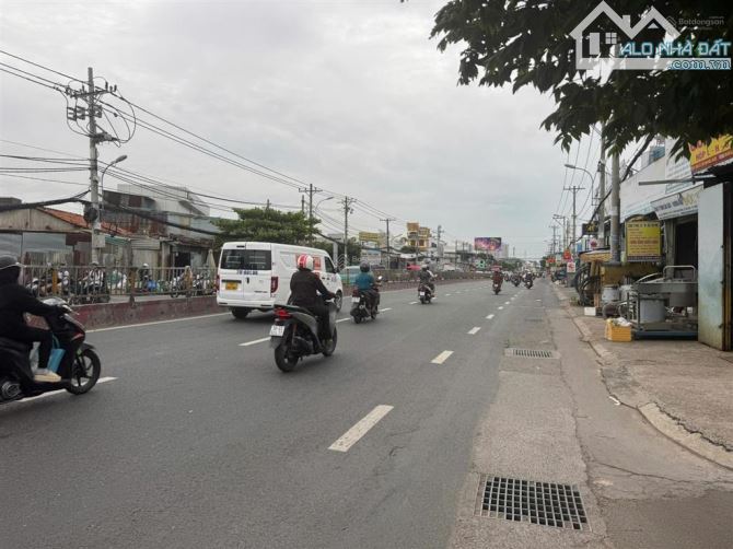 Đất Vàng Quốc Lộ 13 – Ngang 22m – 1.500m² – Ngay Cổng Vạn Phúc City – 220 Tỷ