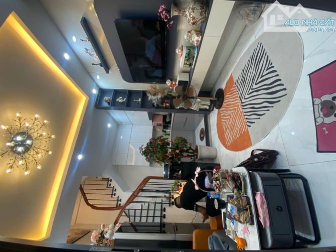 BÁN NHÀ - TÔN ĐỨC THẮNG - ĐỐNG ĐA - 26 M - 5 TẦNG - MẶT TIỀN 3.8M - 8.35 TỶ NHÀ ĐẸP