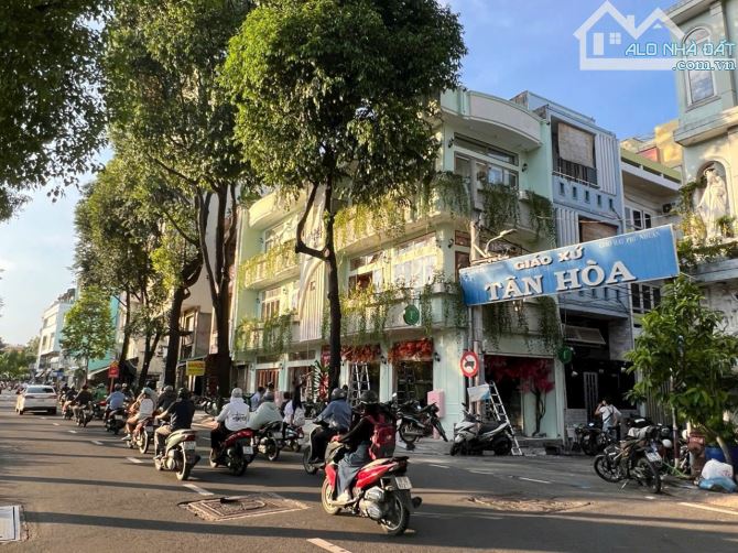 NHÀ GÓC 2 MẶT TIỀN TRƯỜNG SA, P.13, QUẬN PHÚ NHUẬN - DT 16.4X4.2M - 3 TẦNG - GIÁ 21 TỶ - 1