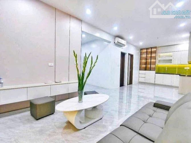 Giá siêu hời!tập thể Hoàng Ngọc Phách, Đống Đa, tầng 1 chỉ 6,38 tỷ, 110m2, 3PN, 2WC