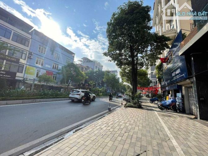 Cần bán tòa Building 10 tầng mới tinh Tây Hồ, ô tô tránh đỗ, 118m2, kinh doanh