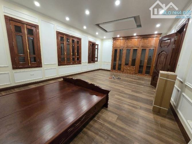 MẶT CHỢ NGÔ SỸ LIÊN _ ĐỐNG ĐA HÀ NỘI - KINH DOANH SẦM UẤT - MẶT TIỀN BỀ THẾ - NHÀ VỈA HÈ R