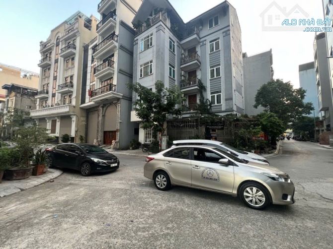 Cần bán tòa Building 10 tầng mới tinh Tây Hồ, ô tô tránh đỗ, 118m2, kinh doanh