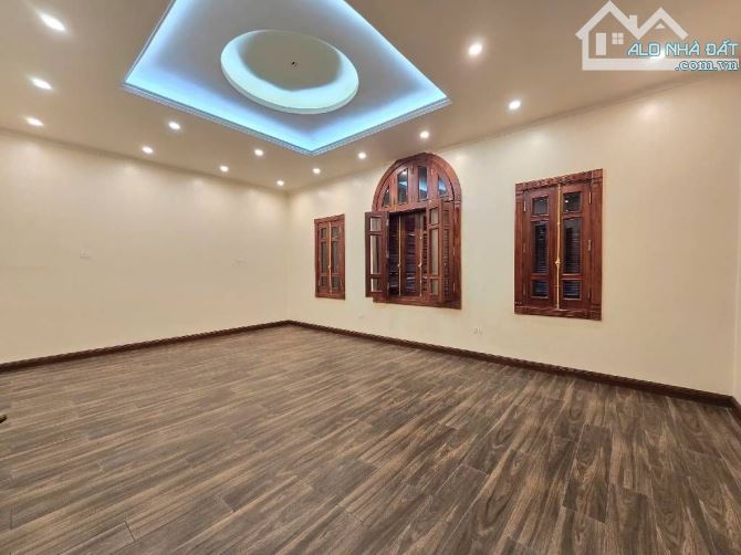 MẶT CHỢ NGÔ SỸ LIÊN _ ĐỐNG ĐA HÀ NỘI - KINH DOANH SẦM UẤT - MẶT TIỀN BỀ THẾ - NHÀ VỈA HÈ R