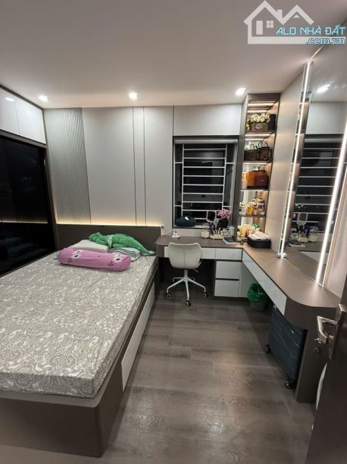 Chính chủ bán căn hộ 2 ngủ,full nội thất đẹp tầng trung tòa Rice city Tây Nam Linh Đàm