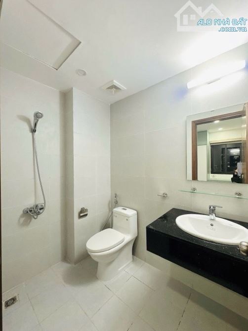 Chính chủ bán căn hộ 2 ngủ,full nội thất đẹp tầng trung tòa Rice city Tây Nam Linh Đàm