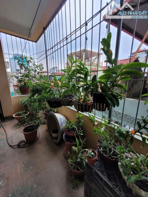 NHÀ HÀO NAM 38M2*4T,NGÕ NÔNG,NHÀ XÂY CỰC CHẮC CHẮN, 2 PHÚT RA GA CÁT LINH, GẦN HỒ HOÀNG CẦ