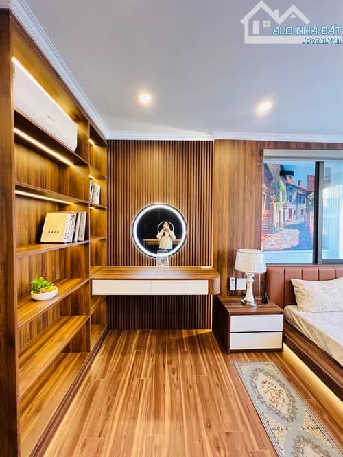 Chính chủ bán nhà 6 tầng thang máy mặt Ngõ phố Ngọc Khánh, Ba Đình 52m2 , 15.2 tỷ