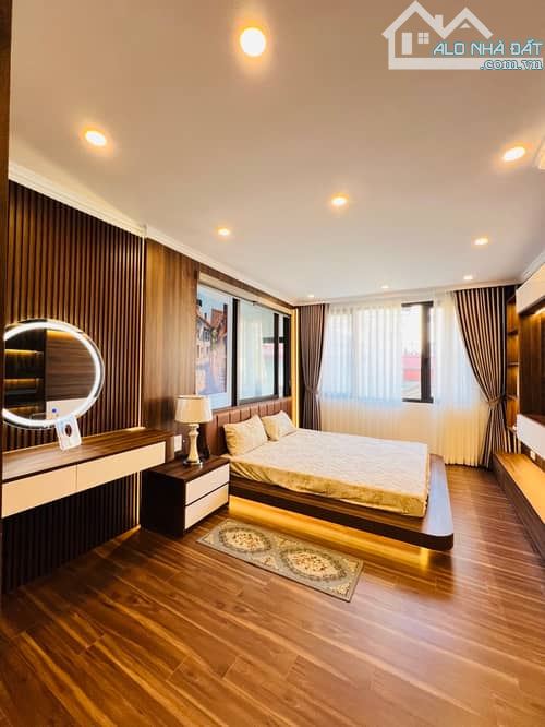 Chính chủ bán nhà 6 tầng thang máy mặt Ngõ phố Ngọc Khánh, Ba Đình 52m2 , 15.2 tỷ