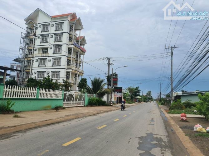 Bán xưởng 2.400m2, Tỉnh lộ 835D xe Container, tại Long Hòa, Cần Đước, 17 tỷ tl - 1