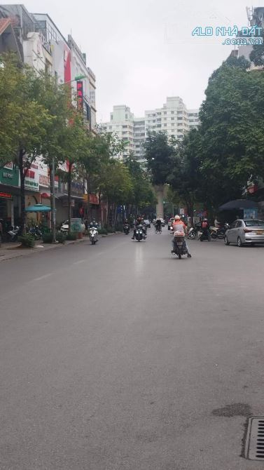 BÁN NHÀ MẶT PHỐ TRƯƠNG CÔNG GIAI – KHÚC THỪA DỤ – KINH DOANH SẦM UẤT – 32m² MT 3.2m 19 TỶ