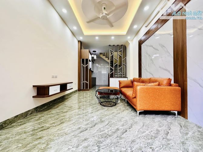 6.88 TỶ_5 TẦNG MỚI_FULL NỘI THẤT_NAM DƯ_LĨNH NAM_NGÕ THOÁNG