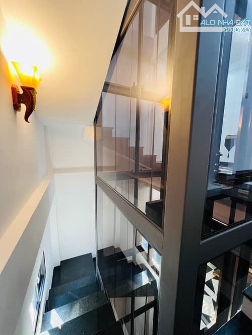Chính chủ bán nhà 6 tầng thang máy mặt Ngõ phố Ngọc Khánh, Ba Đình 52m2 , 15.2 tỷ