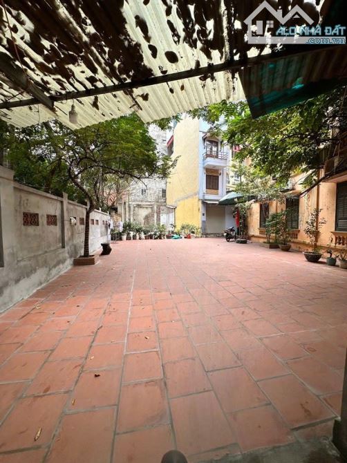 BÁN ĐẤT HIẾM - NGUYỄN KHANG - CẦU GIẤY - 77 M - MẶT TIỀN 6 M - GIÁ 13.9 TỶ SỔ ĐỎ CHÍNH