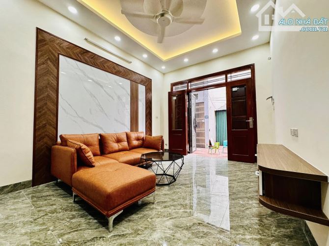 6.88 TỶ_5 TẦNG MỚI_FULL NỘI THẤT_NAM DƯ_LĨNH NAM_NGÕ THOÁNG