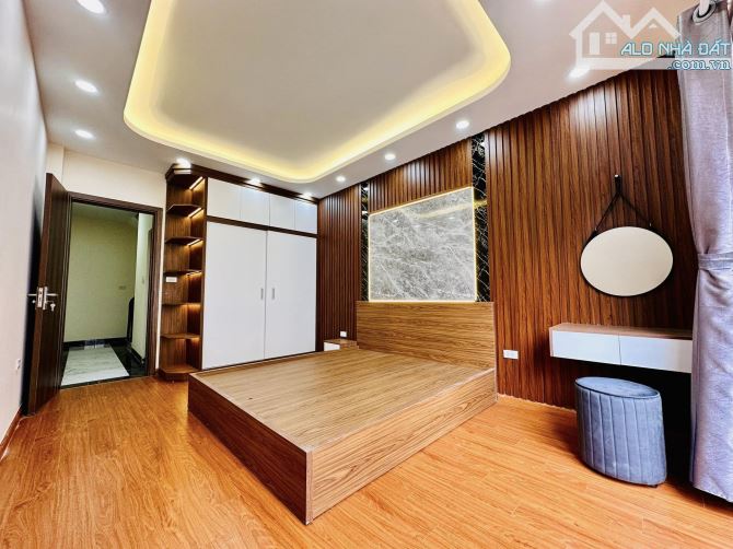 6.88 TỶ_5 TẦNG MỚI_FULL NỘI THẤT_NAM DƯ_LĨNH NAM_NGÕ THOÁNG