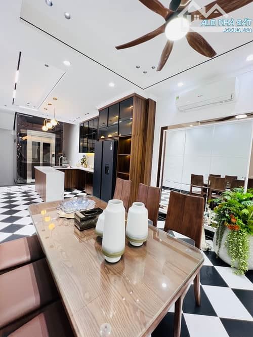 Chính chủ bán nhà 6 tầng thang máy mặt Ngõ phố Ngọc Khánh, Ba Đình 52m2 , 15.2 tỷ