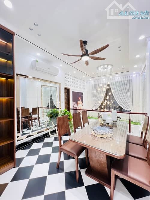 Chính chủ bán nhà 6 tầng thang máy mặt Ngõ phố Ngọc Khánh, Ba Đình 52m2 , 15.2 tỷ