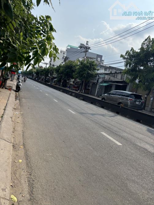 Bán Nhà Mặt Tiền Kinh Doanh Nguyễn Thị Sóc. 429m2. Ngang 10m. Đang Cho Hiệu Sách Thuê - 5