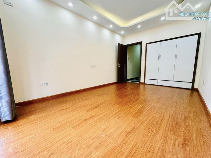 6.88 TỶ_5 TẦNG MỚI_FULL NỘI THẤT_NAM DƯ_LĨNH NAM_NGÕ THOÁNG