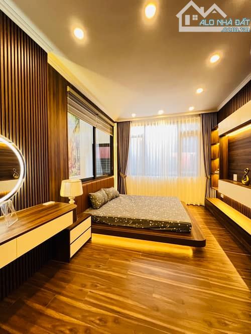 Chính chủ bán nhà 6 tầng thang máy mặt Ngõ phố Ngọc Khánh, Ba Đình 52m2 , 15.2 tỷ