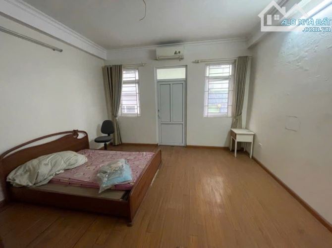 NHÀ ĐỘI CẤN - BA ĐÌNH - 62 M - 5 TẦNG - MẶT TIỀN 4.8 M -20.9 TỶ HÀNG HIẾM - BA ĐÌNH- GẦN