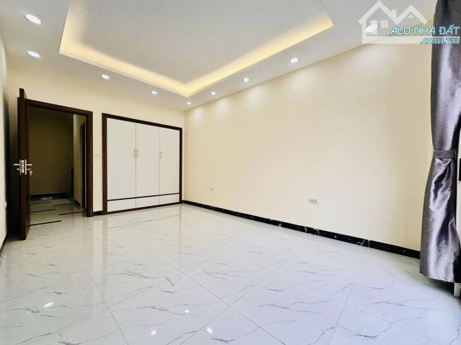 6.88 TỶ_5 TẦNG MỚI_FULL NỘI THẤT_NAM DƯ_LĨNH NAM_NGÕ THOÁNG