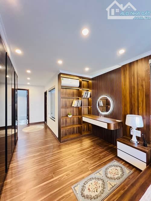 Chính chủ bán nhà 6 tầng thang máy mặt Ngõ phố Ngọc Khánh, Ba Đình 52m2 , 15.2 tỷ